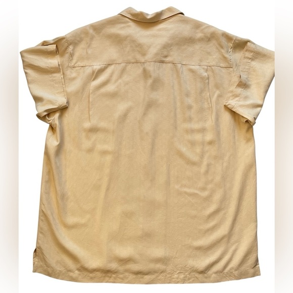 Tommy Bahama 100% Silk Button Down Shirt Butter Yellow Size L EUC Short Sleeve - Picture 5 of 6